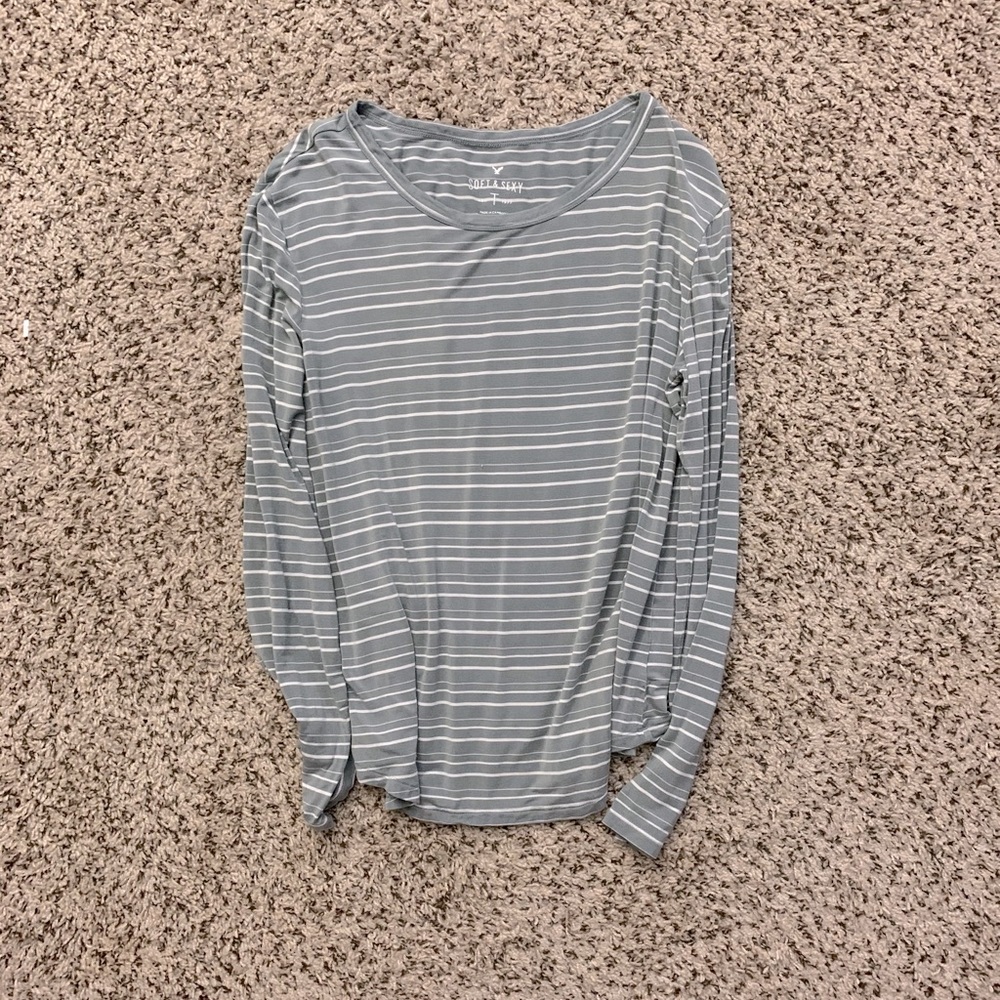 American Eagle long sleeve tee